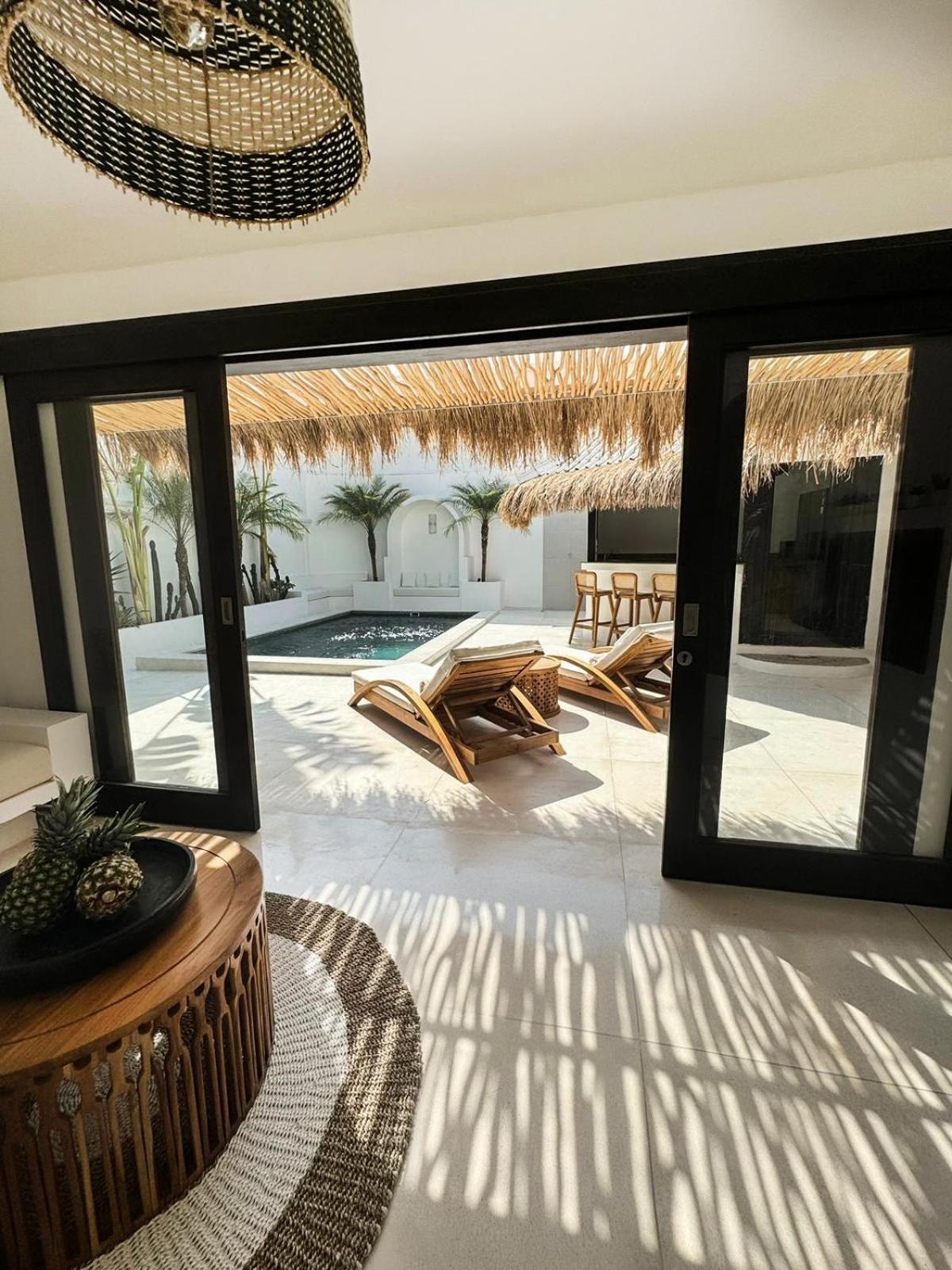 White Harsita Villa - Managed By Harsita Villa Management * Seminyak (Bali)